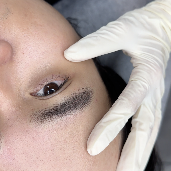 https://www.instagram.com/featherbrowslv